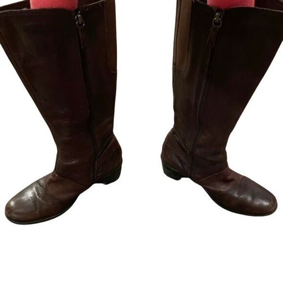 Clarks Womens Brown Two Tone Leather Tall Boots 7.5M Bronze Accent 1.75” Heel - Picture 7 of 8